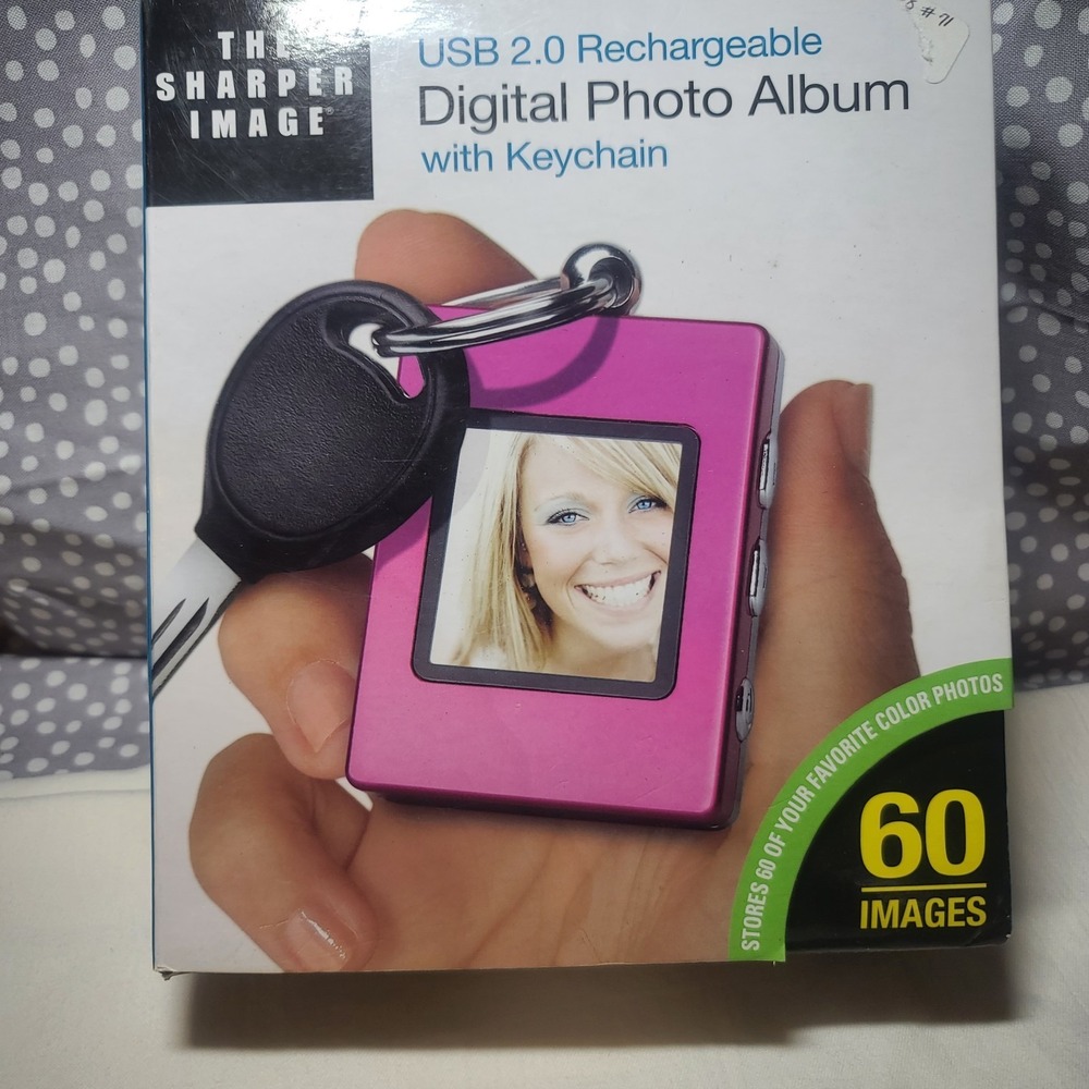 The Sharper Image USB Digital Photo Album Key Chain 60 Images 8Mb High Res-NEW